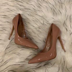 Nude Pumps
